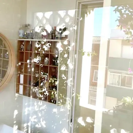 Bed & Breakfast Avec Salle De Bain Privee Et Balcon Vegetal A Lisbonne Amoreiras *