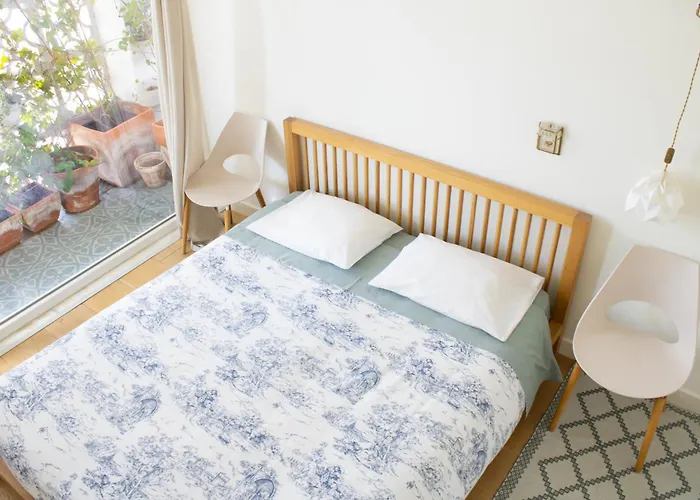Votre Avec Salle De Bain Privee Et Balcon Vegetal A Lisbonne Amoreiras - Your With Private Bathroom And Balcony In Amoreiras 3* Lissabon